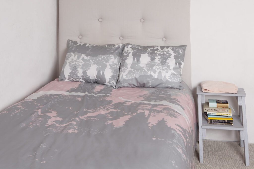 Suur voodipesukomplekt Luiged roosas